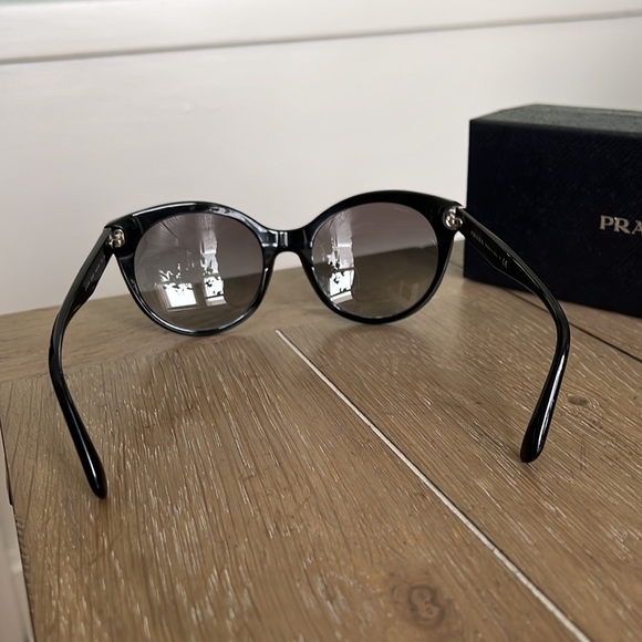 Authentic Prada SPR 23O black silver signature cat eye sunglasses w/ box 56/20 - Picture 10 of 14